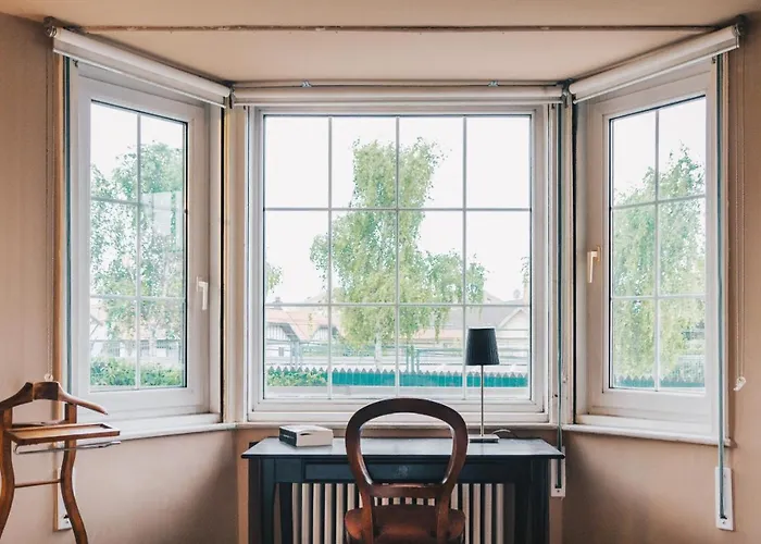 Neguri Geltokia By People