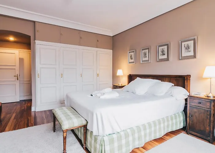 Neguri Geltokia By People * ビルバオ