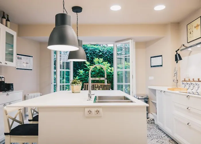 Neguri Geltokia By People *