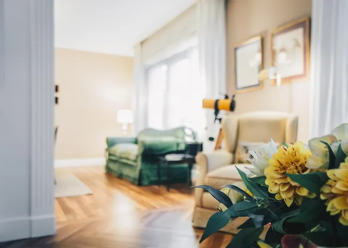 Neguri Geltokia By People * ビルバオ